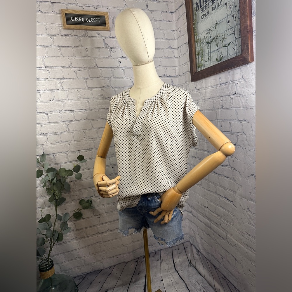 CB Established 1962 Flutter sleeve blouse